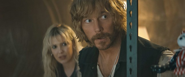 The Electric State. (L to R) Michelle (Millie Bobby Brown) and Keats (Chris Pratt) in The Electric State. ???/?? 2024 Netflix. Used with permission.