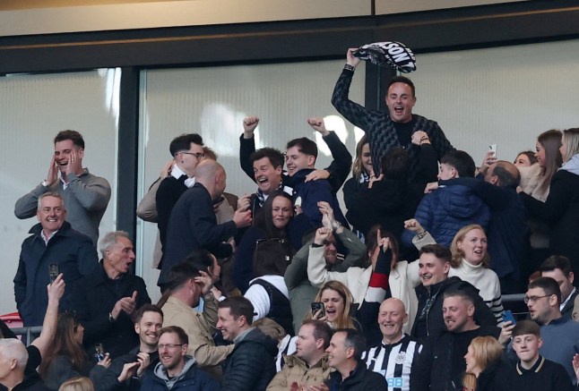 Soccer Football - Carabao Cup - Final - Liverpool v Newcastle United - Wembley Stadium, London, Britain - March 16, 2025 TV presenters Declan Donnelly and Ant McPartlin celebrate in the stands after Newcastle United's Dan Burn scores their first goal Action Images via Reuters/Paul Childs EDITORIAL USE ONLY. NO USE WITH UNAUTHORIZED AUDIO, VIDEO, DATA, FIXTURE LISTS, CLUB/LEAGUE LOGOS OR 'LIVE' SERVICES. ONLINE IN-MATCH USE LIMITED TO 120 IMAGES, NO VIDEO EMULATION. NO USE IN BETTING, GAMES OR SINGLE CLUB/LEAGUE/PLAYER PUBLICATIONS. PLEASE CONTACT YOUR ACCOUNT REPRESENTATIVE FOR FURTHER DETAILS..