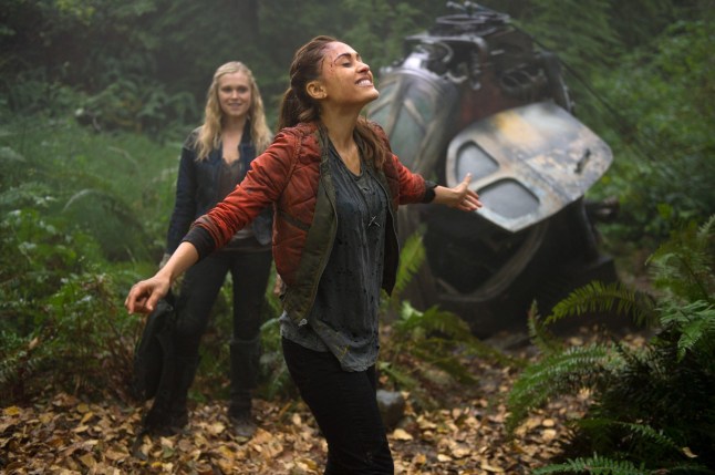Editorial use only. No book cover usage. Mandatory Credit: Photo by CW Network/Everett/REX/Shutterstock (4076429i) Eliza Taylor, Lindsey Morgan 'The 100' TV Series - 2014