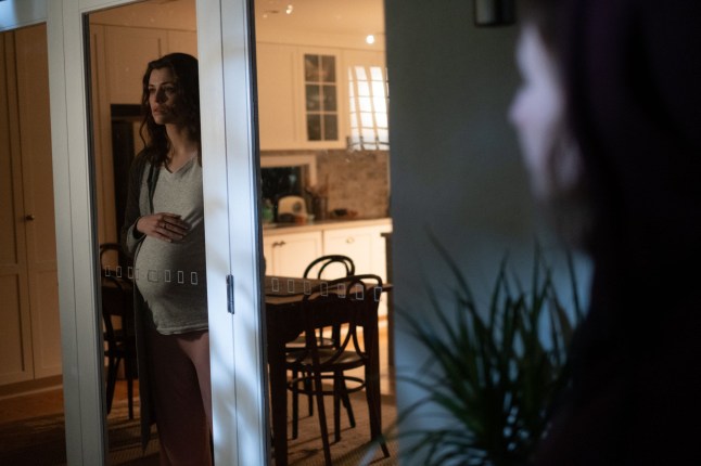 Programme Name: The Secret She Keeps - TX: 06/07/2020 - Episode: The Secret She Keeps - Ep1 (No. 1) - Picture Shows: Meghan Shaughnessy (JESSICA DE GOUW), Agatha Fyfle (LAURA CARMICHAEL) - (C) Lingo Pictures - Photographer: John Platt