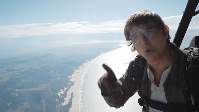 Tom Cruise Twitter doing a stunt promo video for Mission Impossible https://twitter.com/TomCruise/status/1604601673145614337